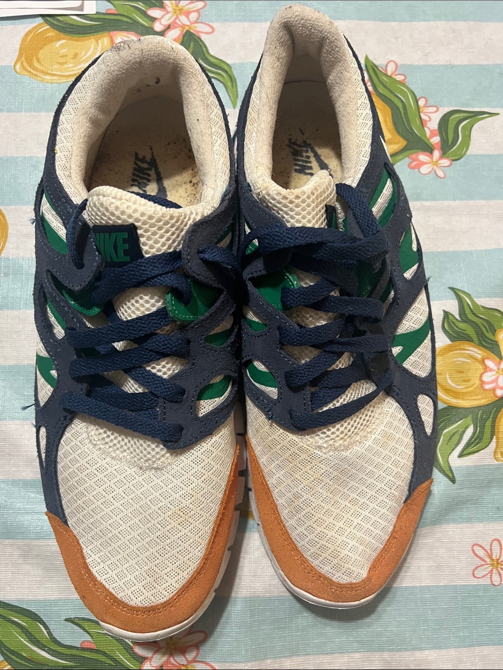 Nike running , Navy & Green Mesh Sneaker with Tan Toe